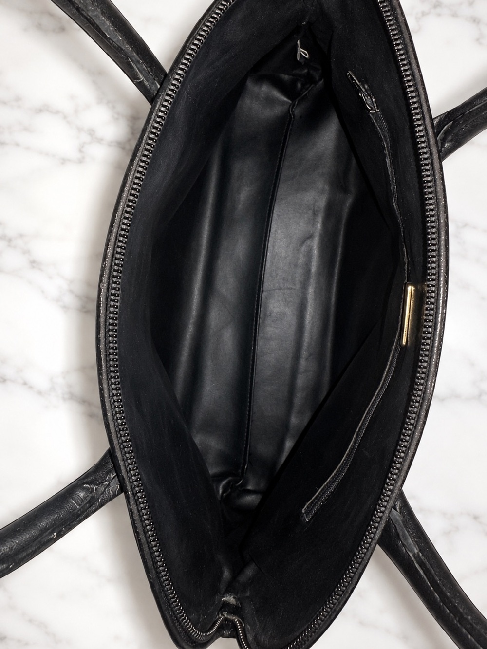 Vintage Bally Black Quilted Lambskin Dome Satchel, leather lined | Made in Italy - Picture 9 of 15
